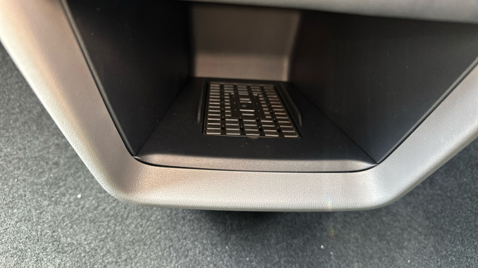 Volkswagen Transporter T32 Swb Diesel 2.0 TDI 170 Commerce Pro Kombi Van Auto [5 Plus] - Image 44
